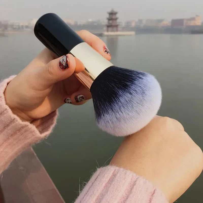 Large Powder & Blush Makeup Brush
